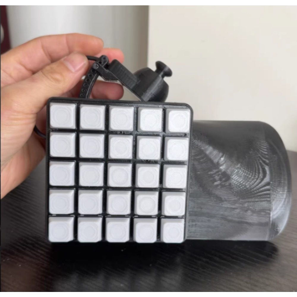Tastiera da gioco con joystick - Gaming Keyboard Hand recensione e prezzo