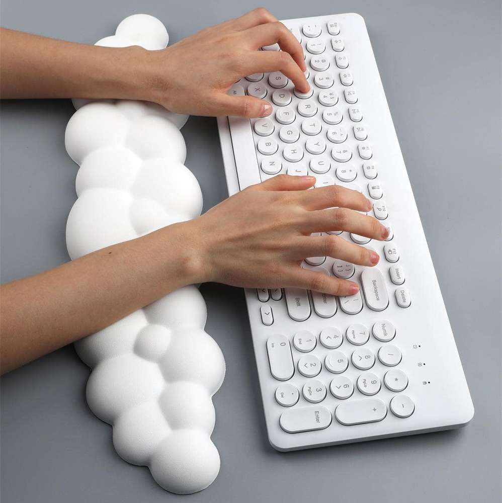 Tappetino per mouse con poggia - Gaming Keyboard Hand recensione e prezzo